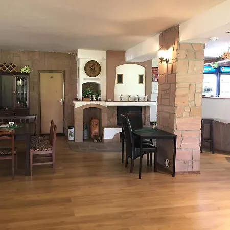 Peklo Konukevi 3*